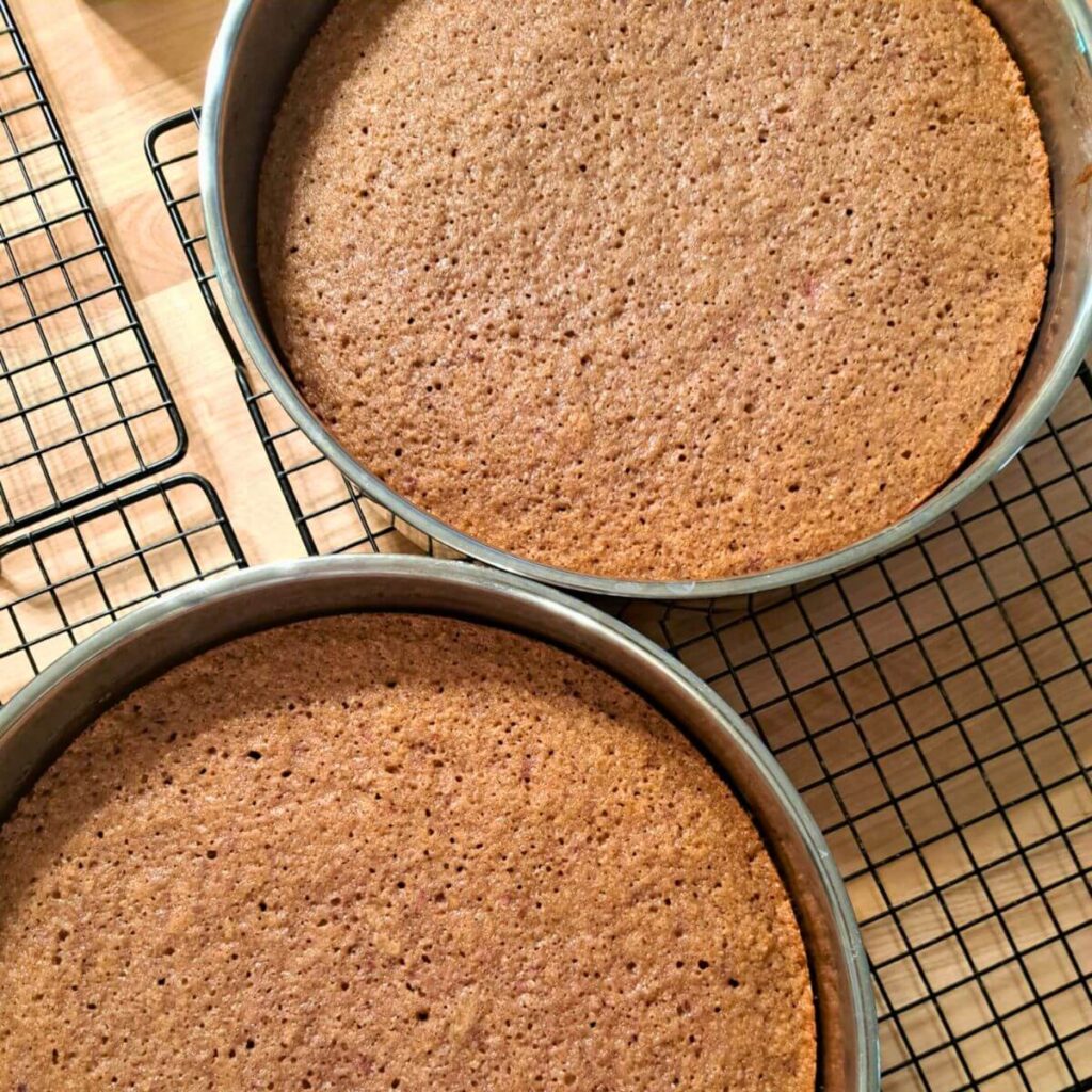 baked strawberry cakes